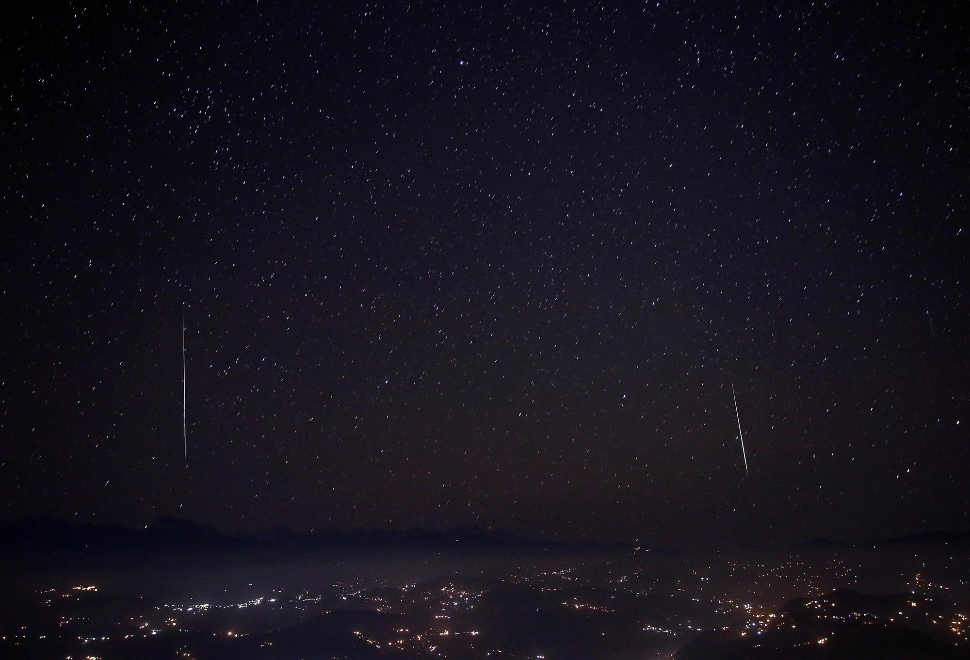 ふたご座流星群が見頃、週末も観測チャンス。極大時には最大で1時間に
