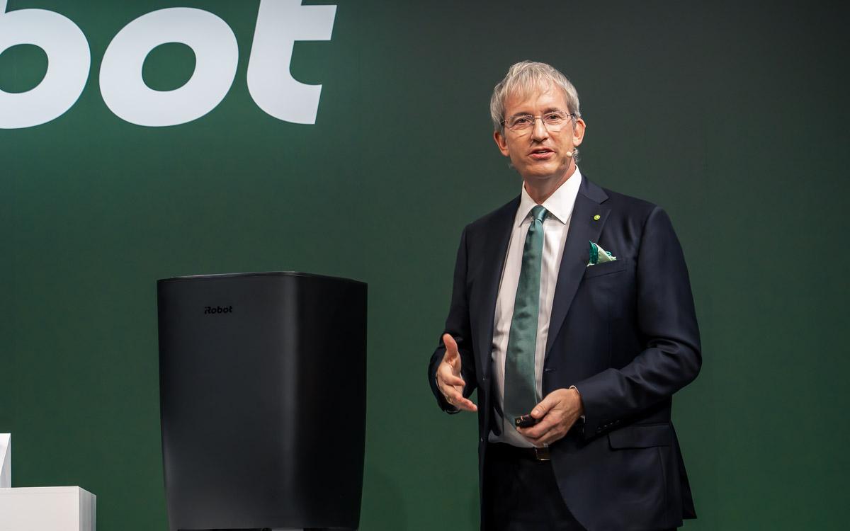 約20万円の新型ルンバと、初の空気洗浄機を発表。アイロボットCEO