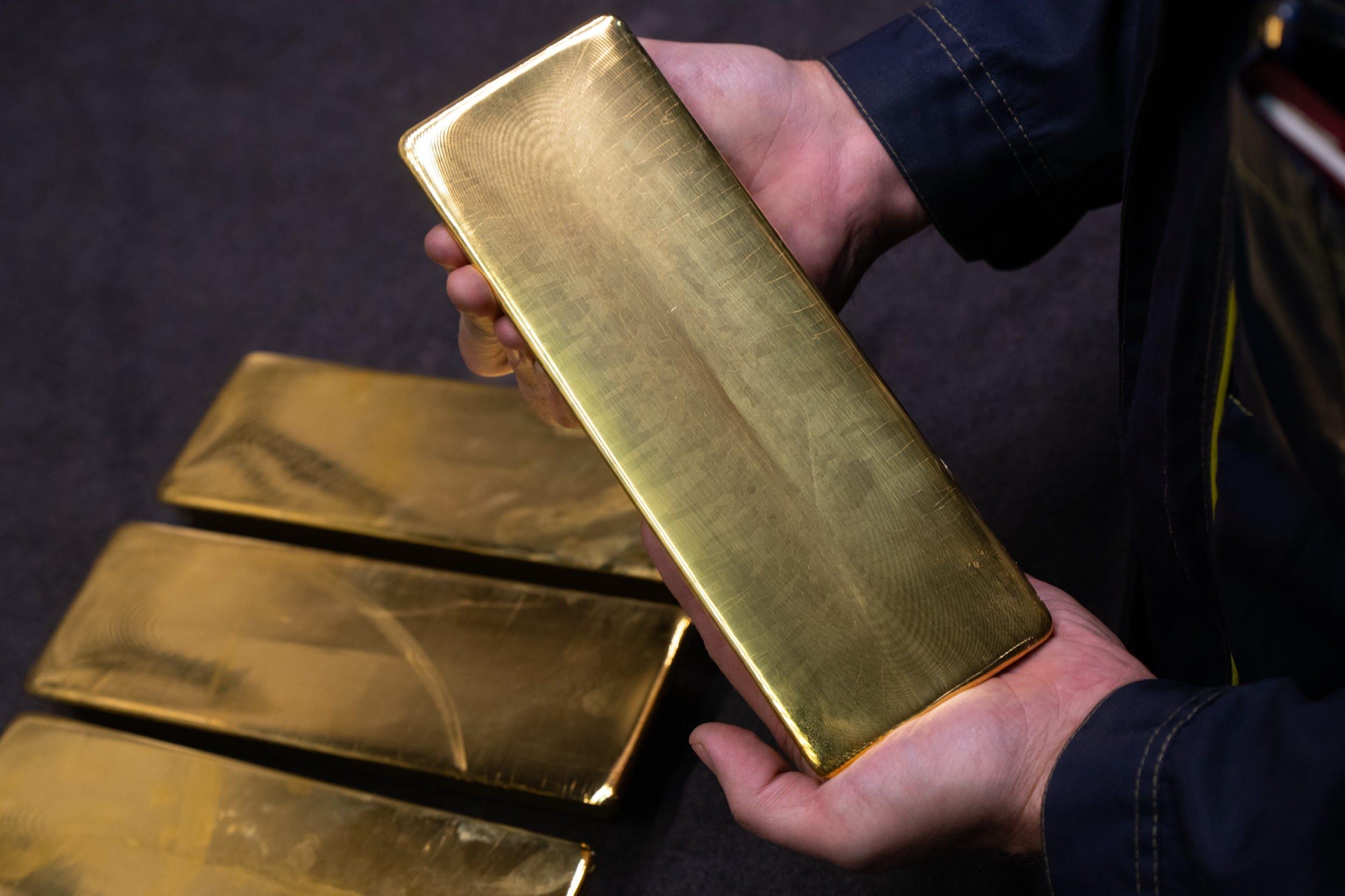 中国ゴールド 投資金の延べ棒 金條 観賞用 見本品 2点 DSXMZO6195429027072020I00000-3