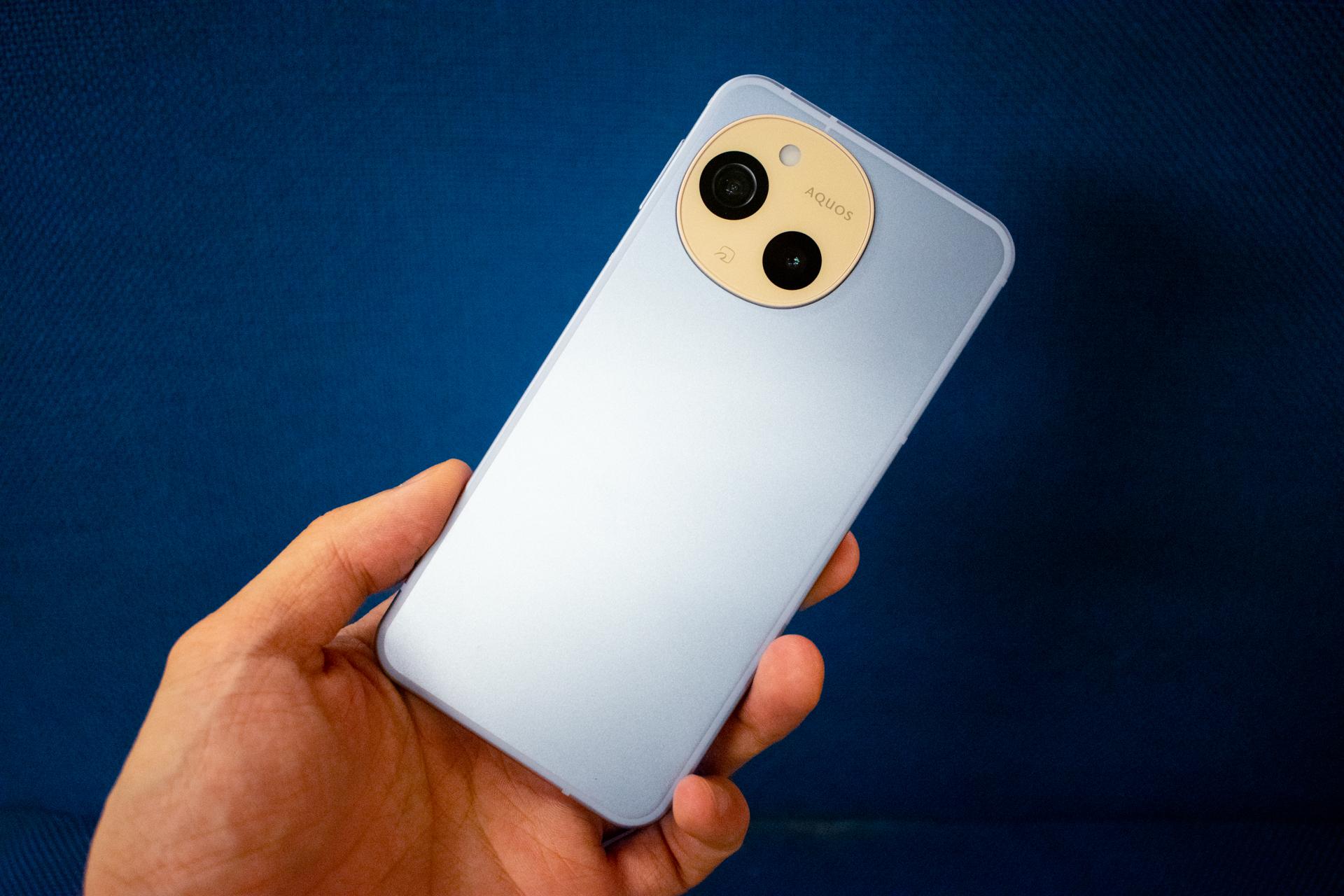 aquos4.jpg