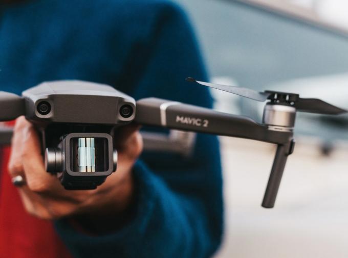 Moment air DJI Mavic 2 Pro　アナモルフィックレンズ DJI Mavic 2 Pro/Zoom」に外付けできるドローン用アナモルフィック
