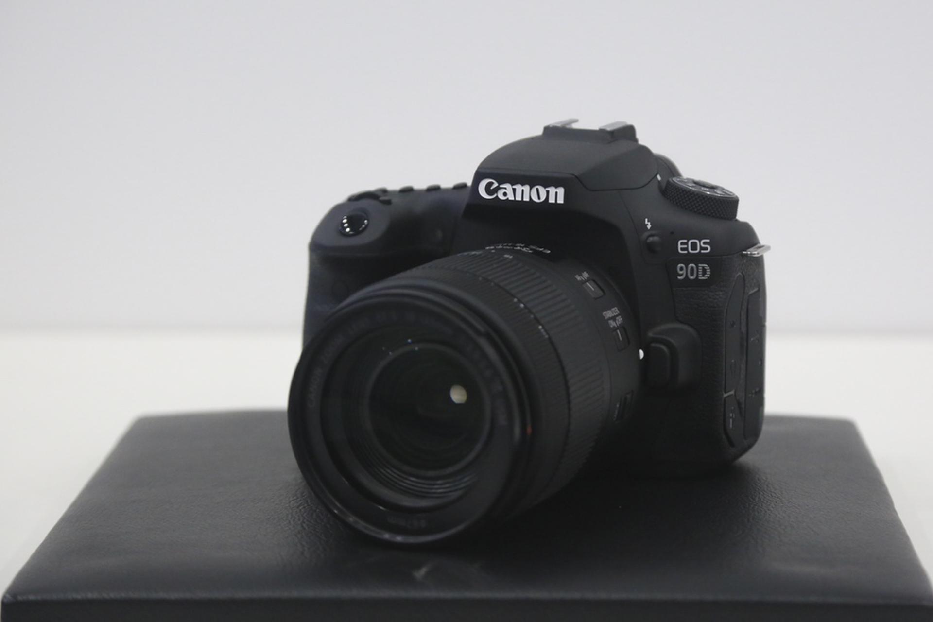 もも 一眼レフ 一眼レフ ZEISS ZX-1 Full-Frame Mirrorless Camera Review | ePHOTOzine