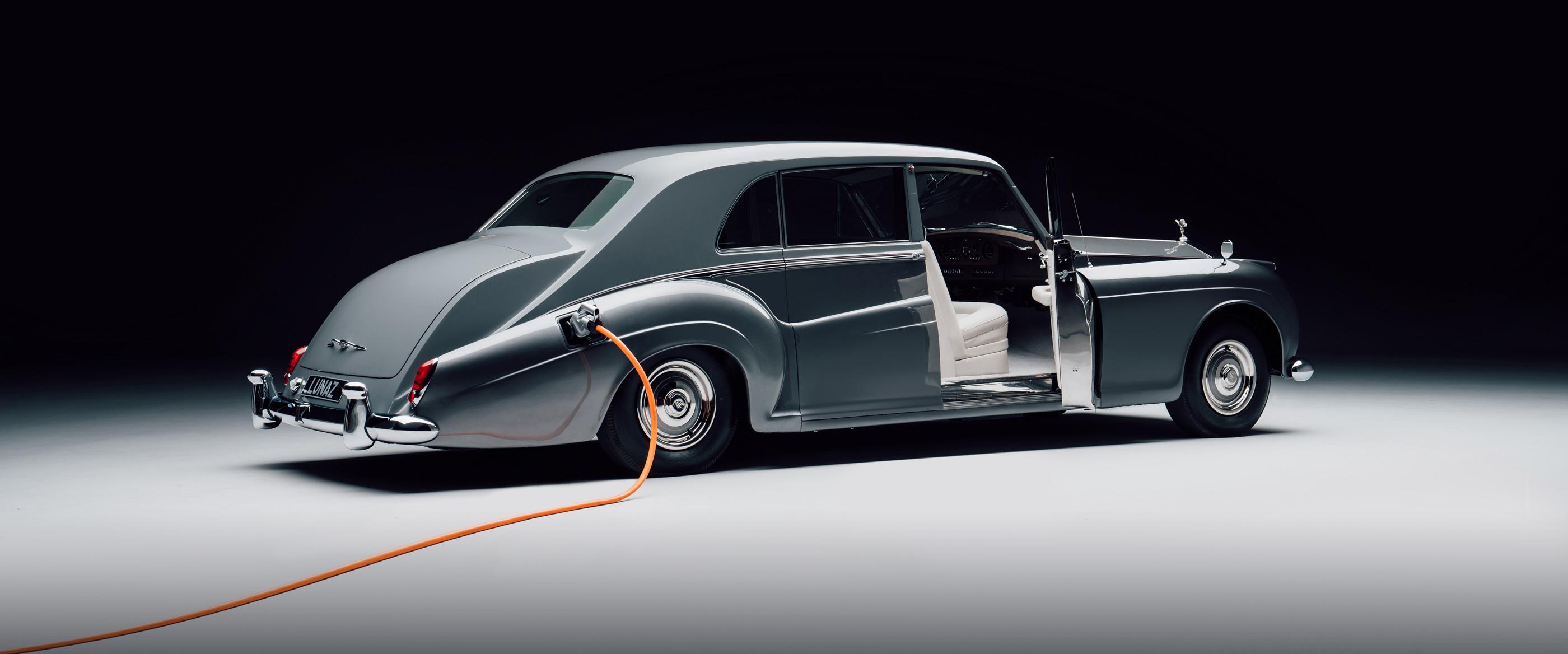 rolls-royce-phantom-v-1.jpg