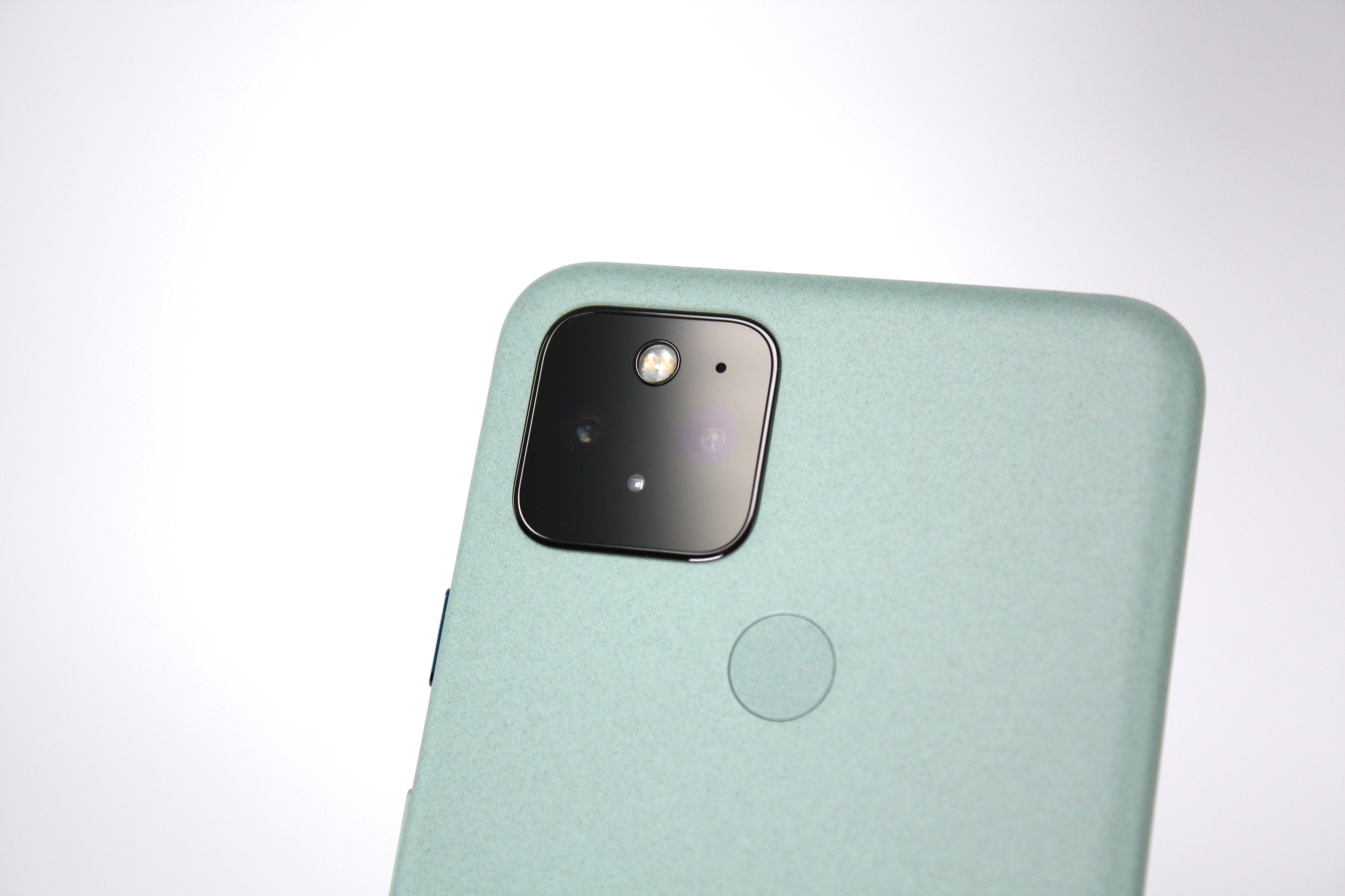 軽くてビックリな Pixel 5 と Pixel 4a！ しかし心はPixel 6に向いて