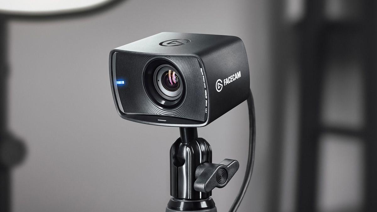 Web会議でも大活躍。高品質レンズ搭載で動画配信に強いWebカメラElgato