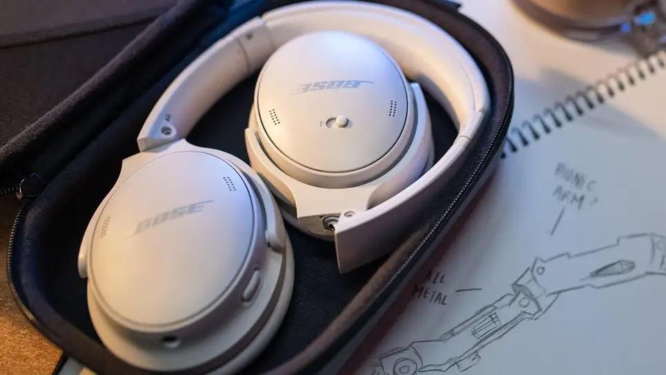 ボーズが最新ヘッドホン「QuietComfort 45」発表！ ノイキャン機能