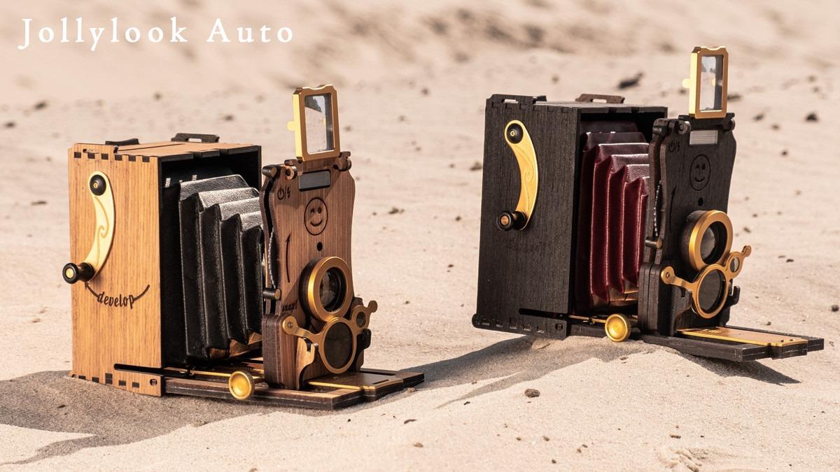 【新品未使用】Jollylookカメラ＋チェキフィルム付き じつはチェキのフィルムが使える。レトロな風合いがかわいい木製