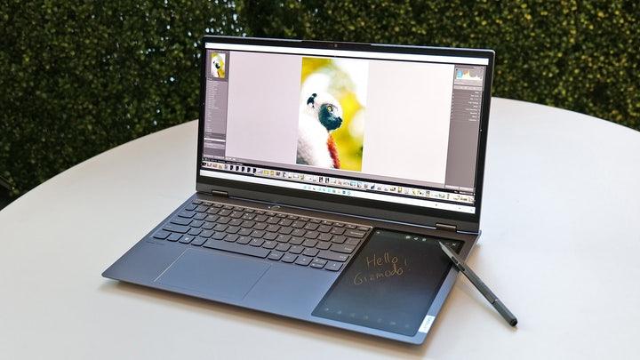 キーボード横にタブレット埋め込んだ。超変なラップトップ「ThinkBook