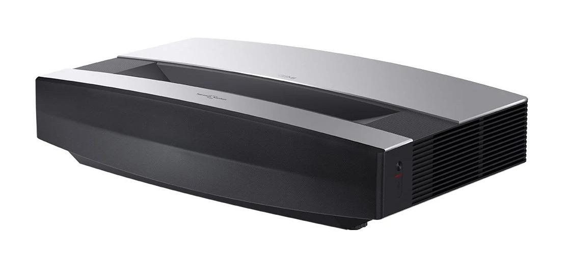 壁際に置けばテレビは不要。UHD 4K画質のレーザープロジェクター