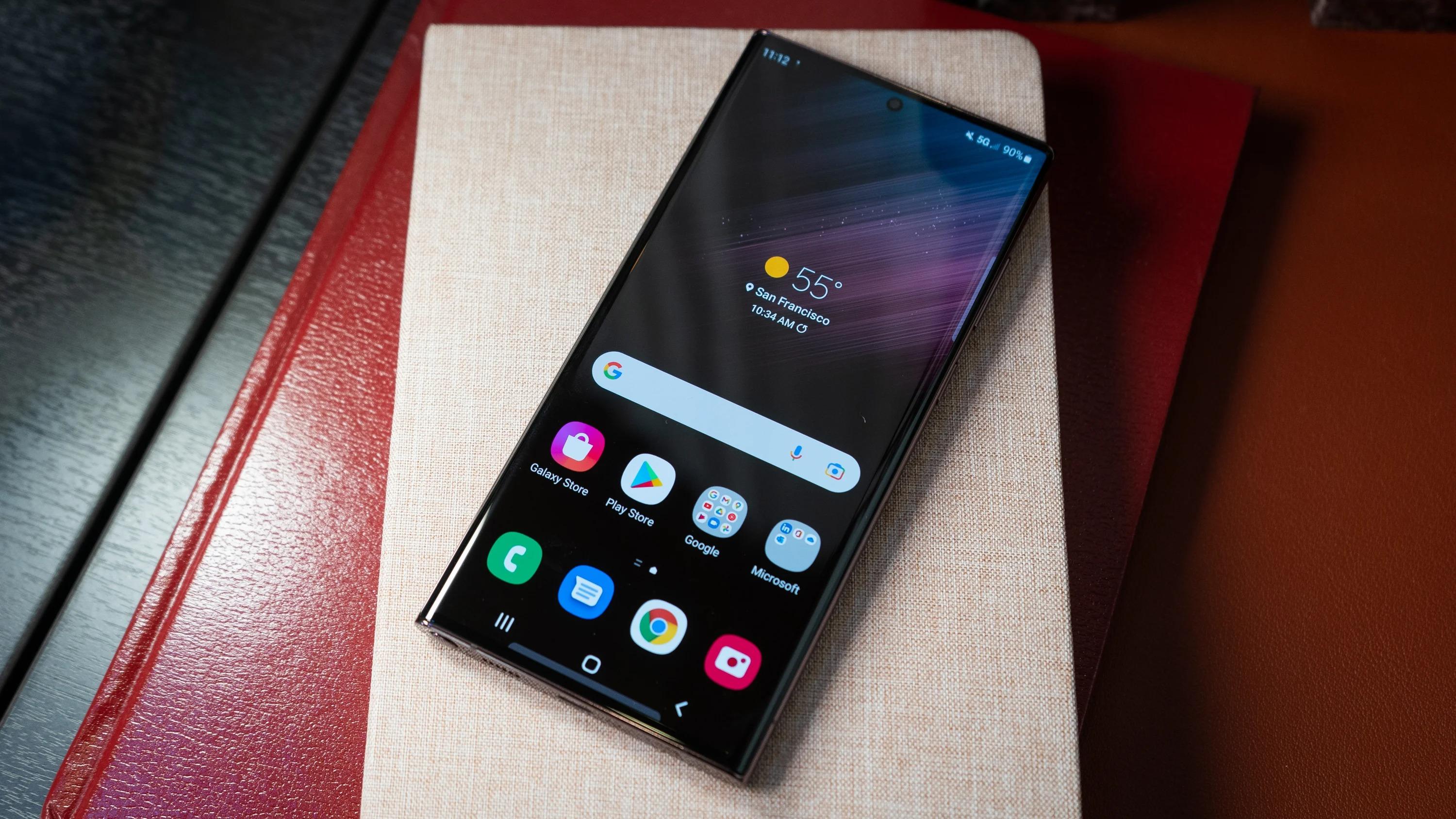 サムスンがGalaxy S22シリーズを発表。「S22 Ultra」は“ほぼGalaxy