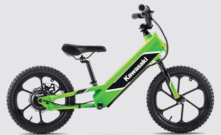 カワサキから子供用の電動BMXが登場。未来のライダーが育つかな