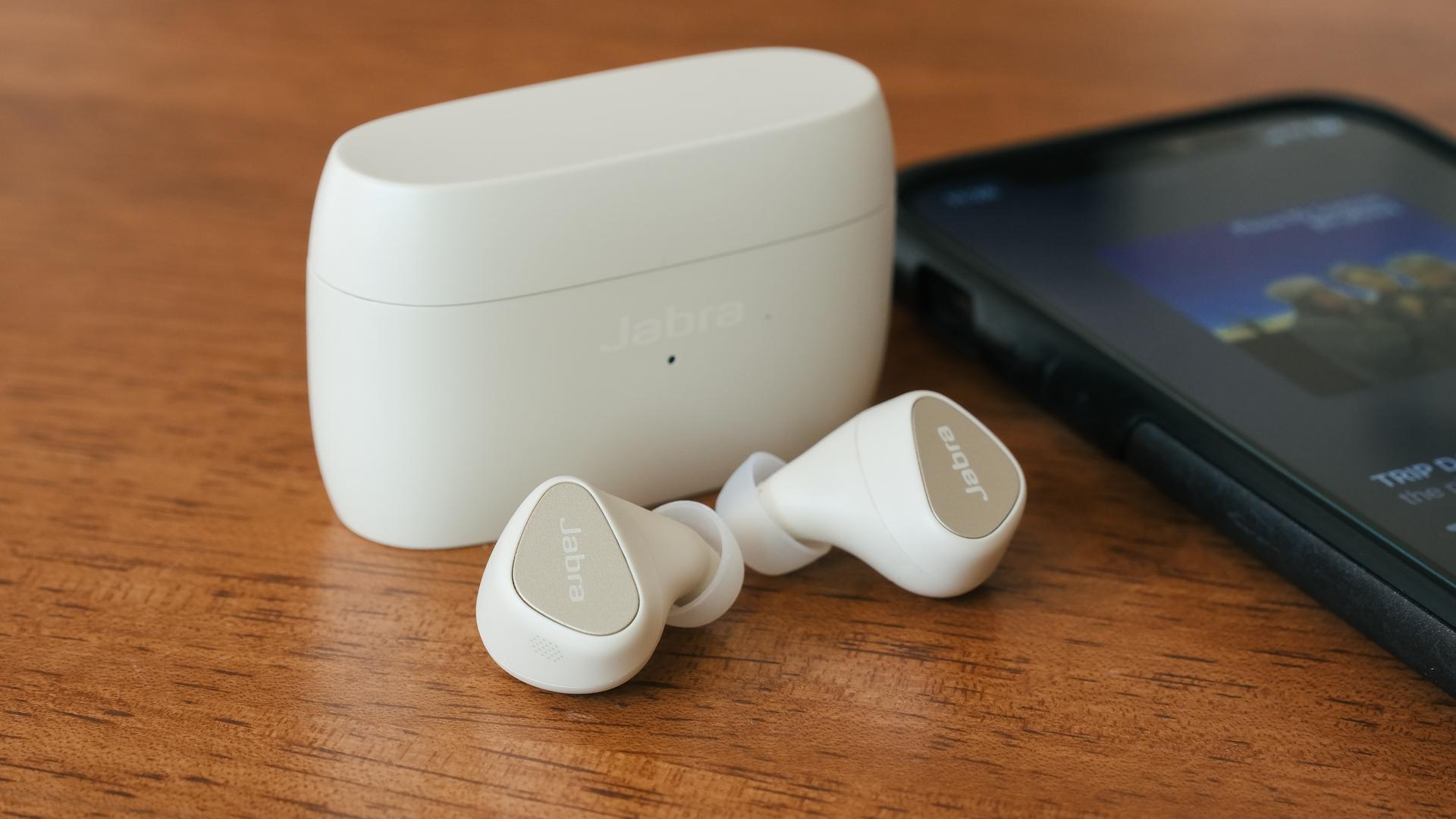 Jabra Elite 5」は、軽やかさと装着感が素晴らしいミドルラインの隠れ 