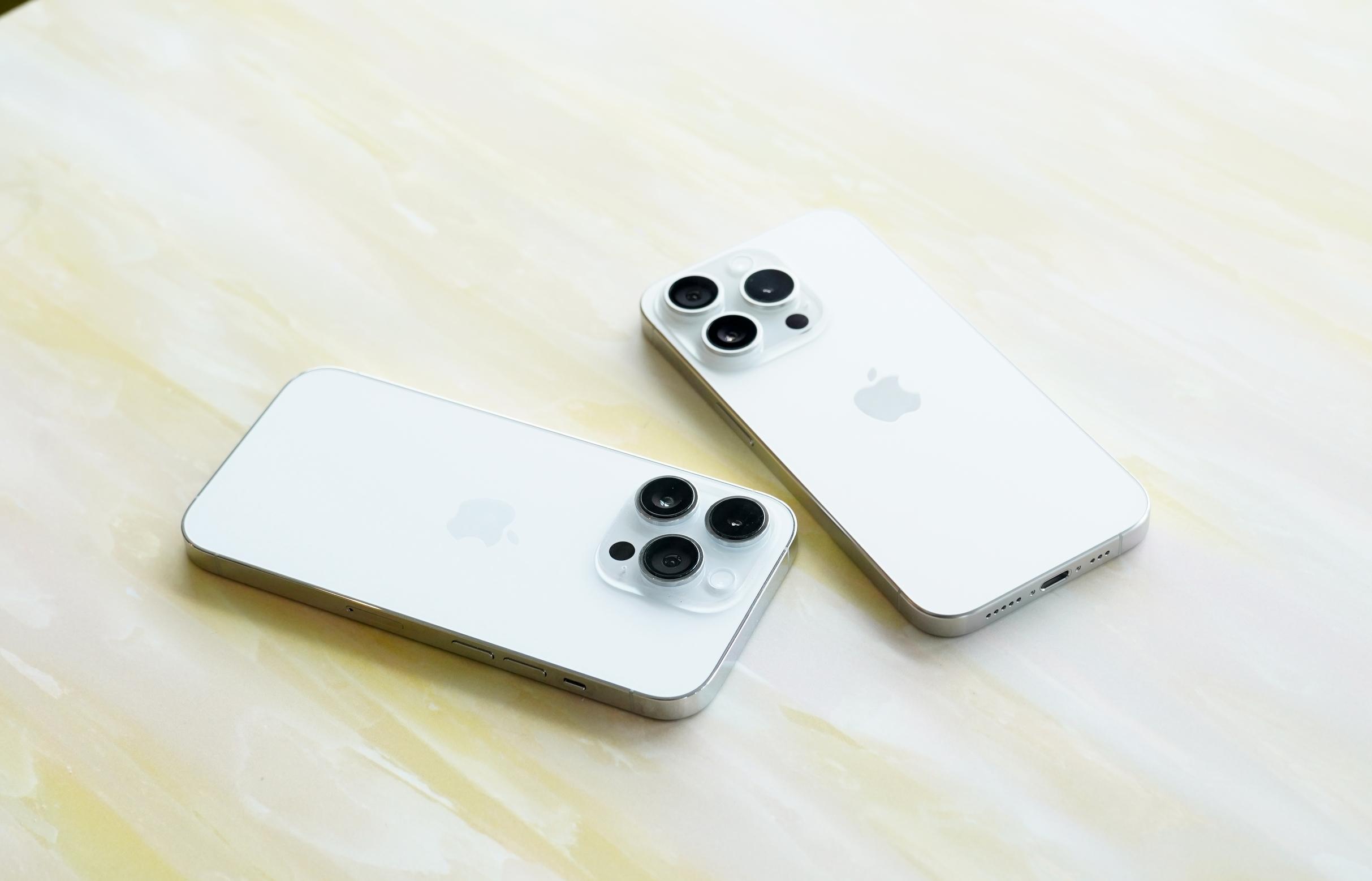 比較】iPhone 15 ProとiPhone 14 Proのデザインは何が違う