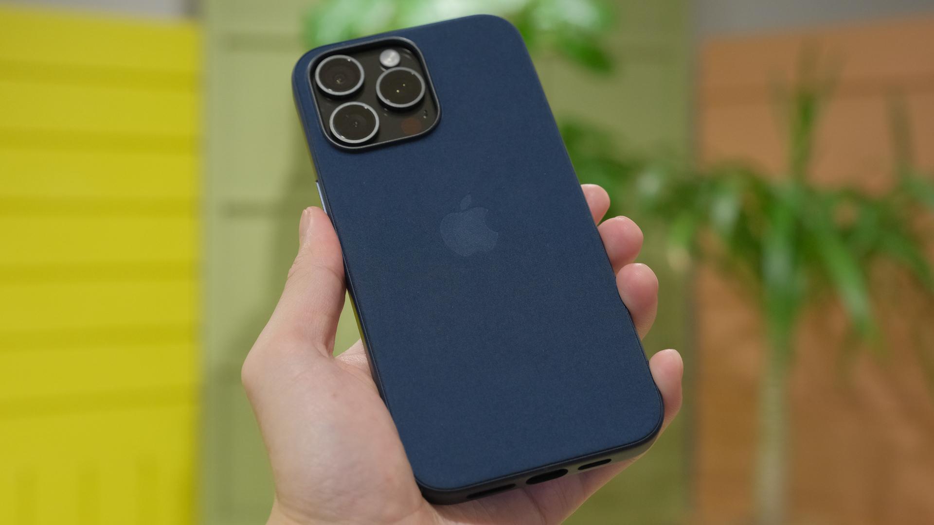 スマートフォン・携帯電話 Apple iPhone 16 シリコンケース & ファイン