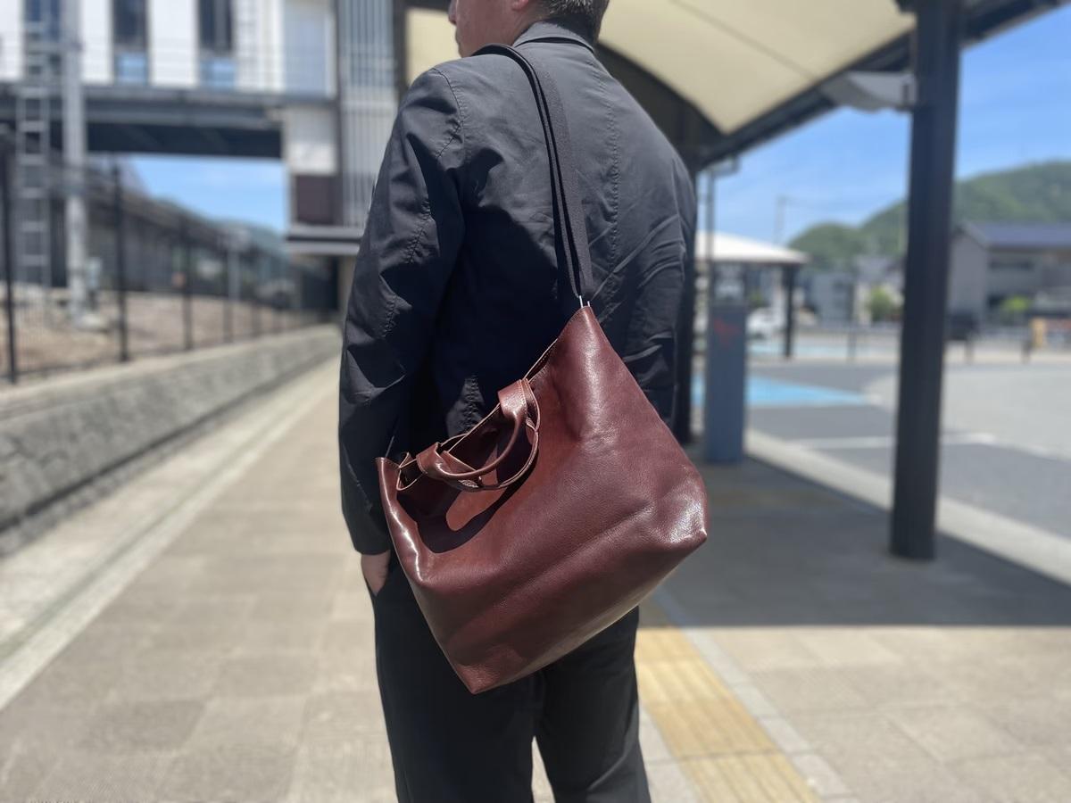 デッドストック革の解消を目指すプロジェクトに新作登場。A4サイズも 