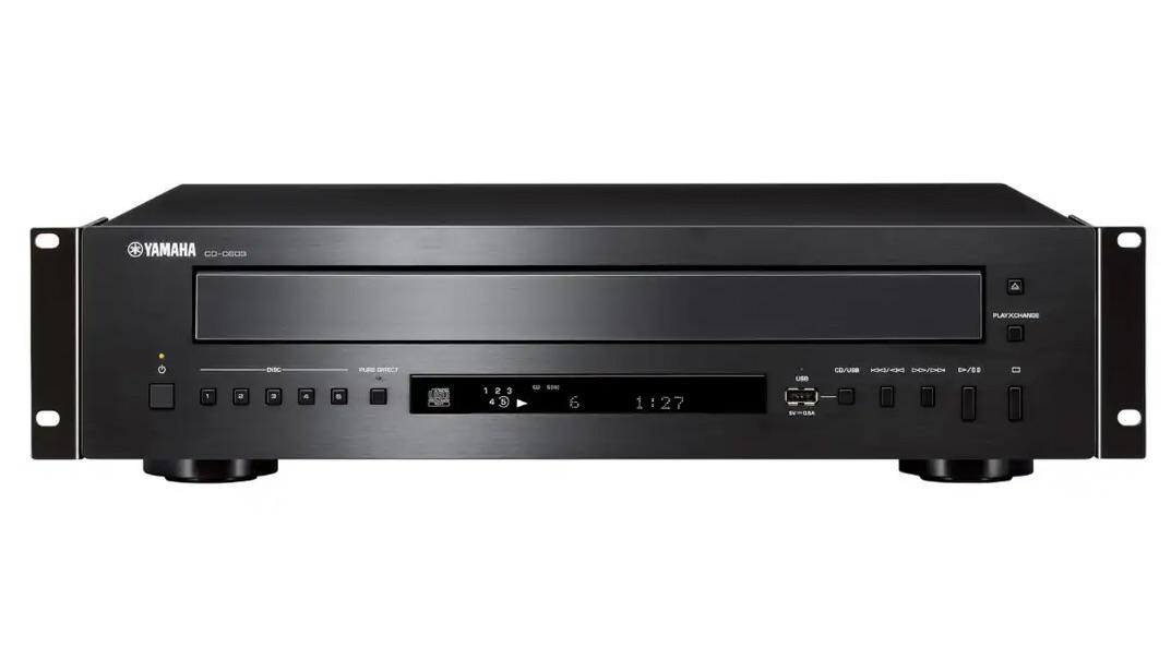 黒くてゴツくて90sなルックス。ヤマハの業務用CDプレーヤーが渋い