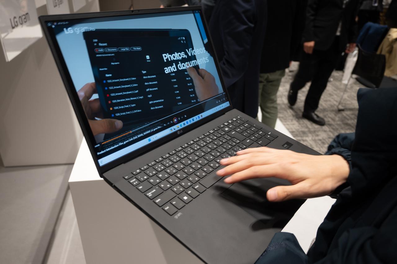 薄くて軽くてパワフルで大画面。LG gram Proがとっても魅力的だった