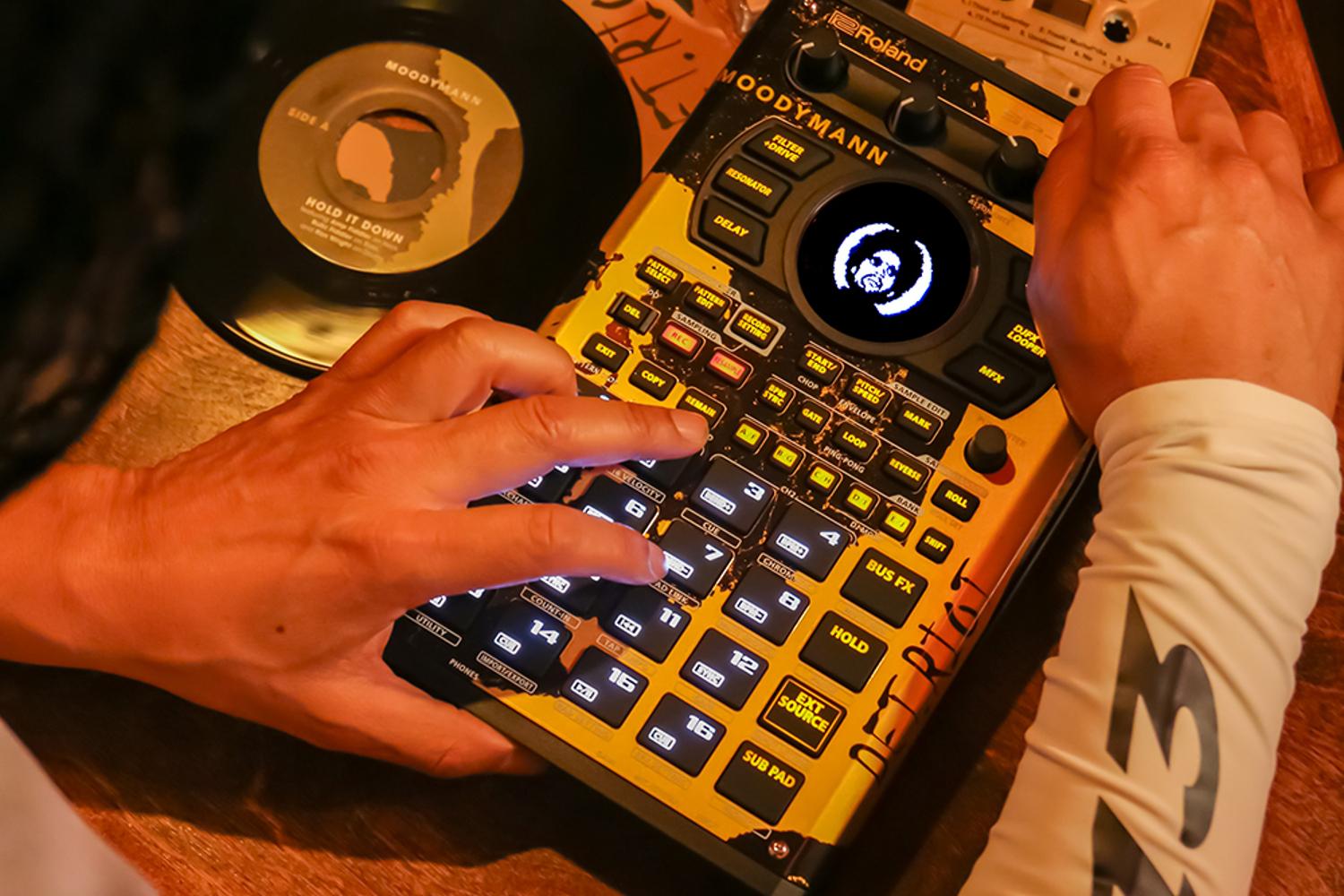見た目からアガるサンプラー｢SP-404MKII｣の特別モデル。今回はジャジー