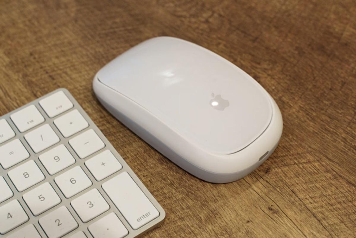 ケーブルレスで快適充電！Appleの「Magic Mouse」を使いやすくする