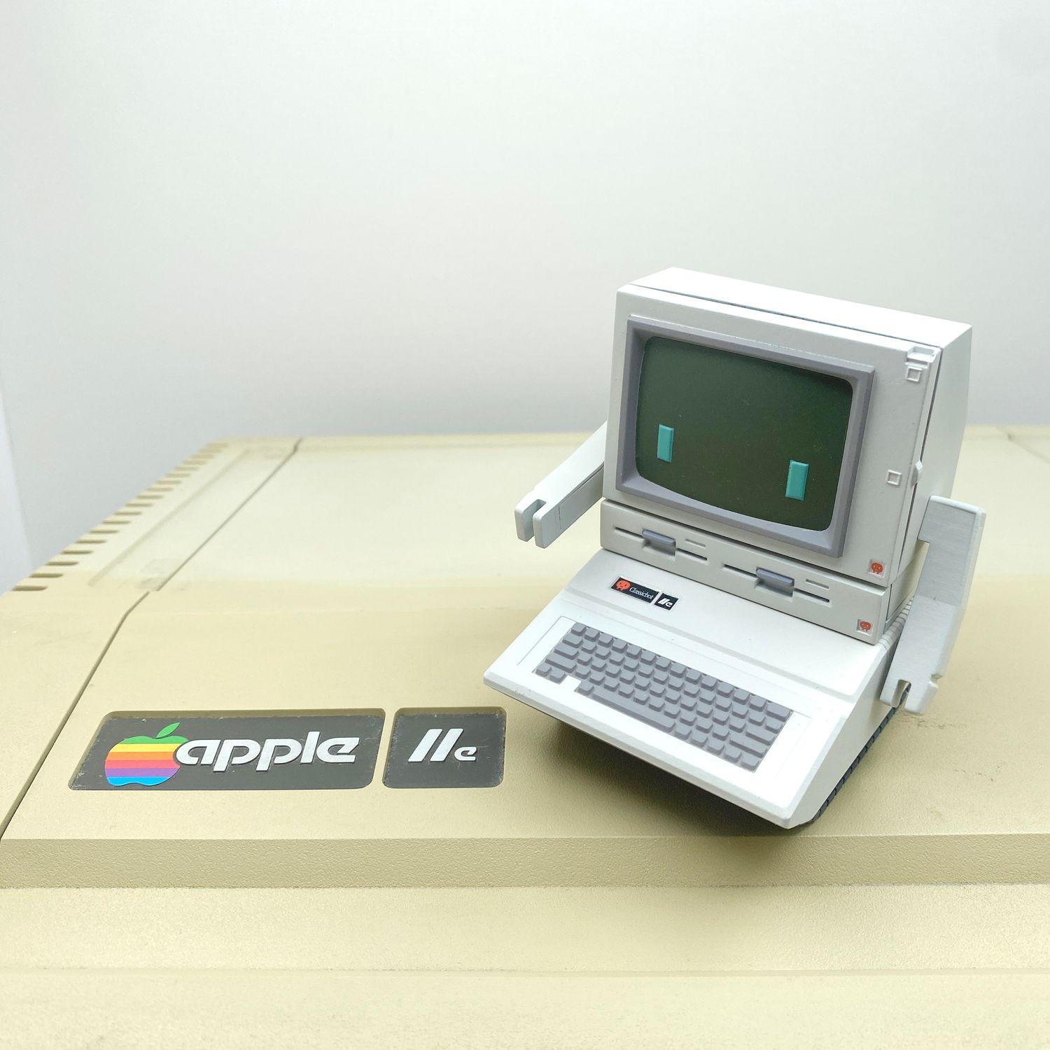 Apple Macintosh Classic II型 ポータブル小動物ケージ 241116_classicbot.jpg