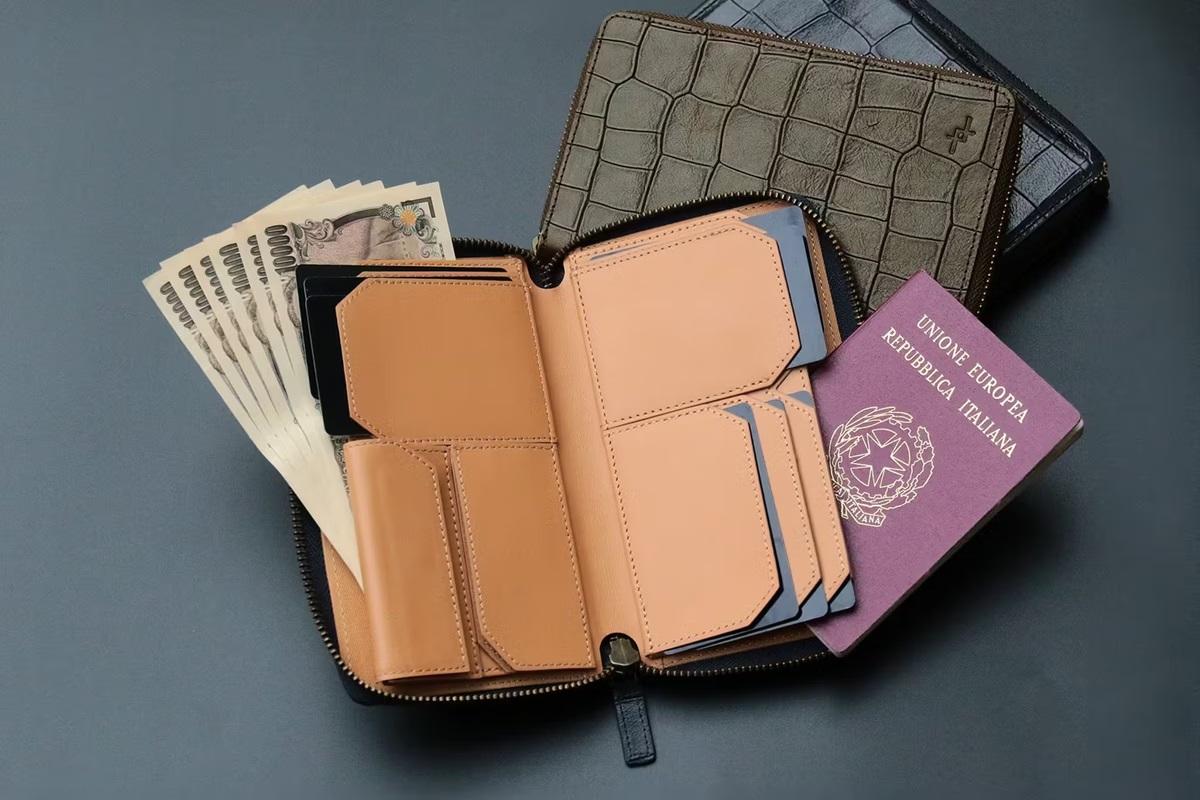 レシートを隠してカードはキレイに整理！たくさん入れてもスマートな長