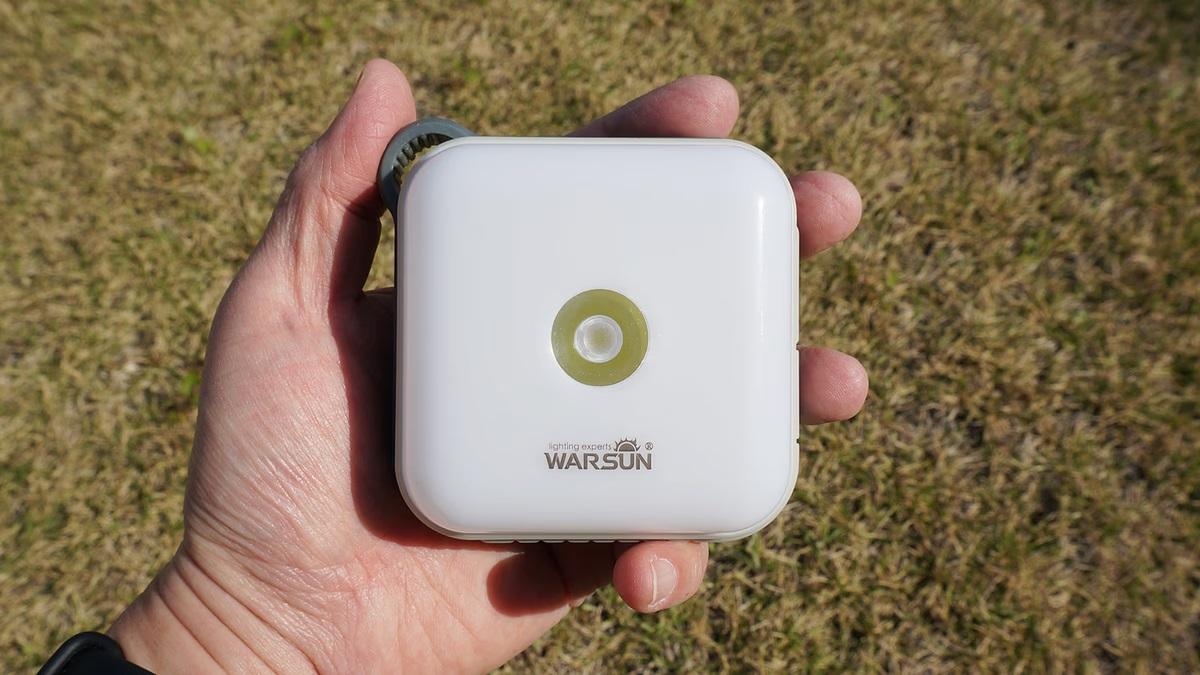 ソーラー充電可能でモバイルバッテリー機能付きの2WAYランタン