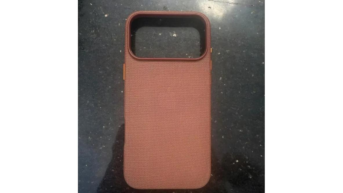 その名は「TechWoven」。これがiPhone 17 Pro純正ケースなのか