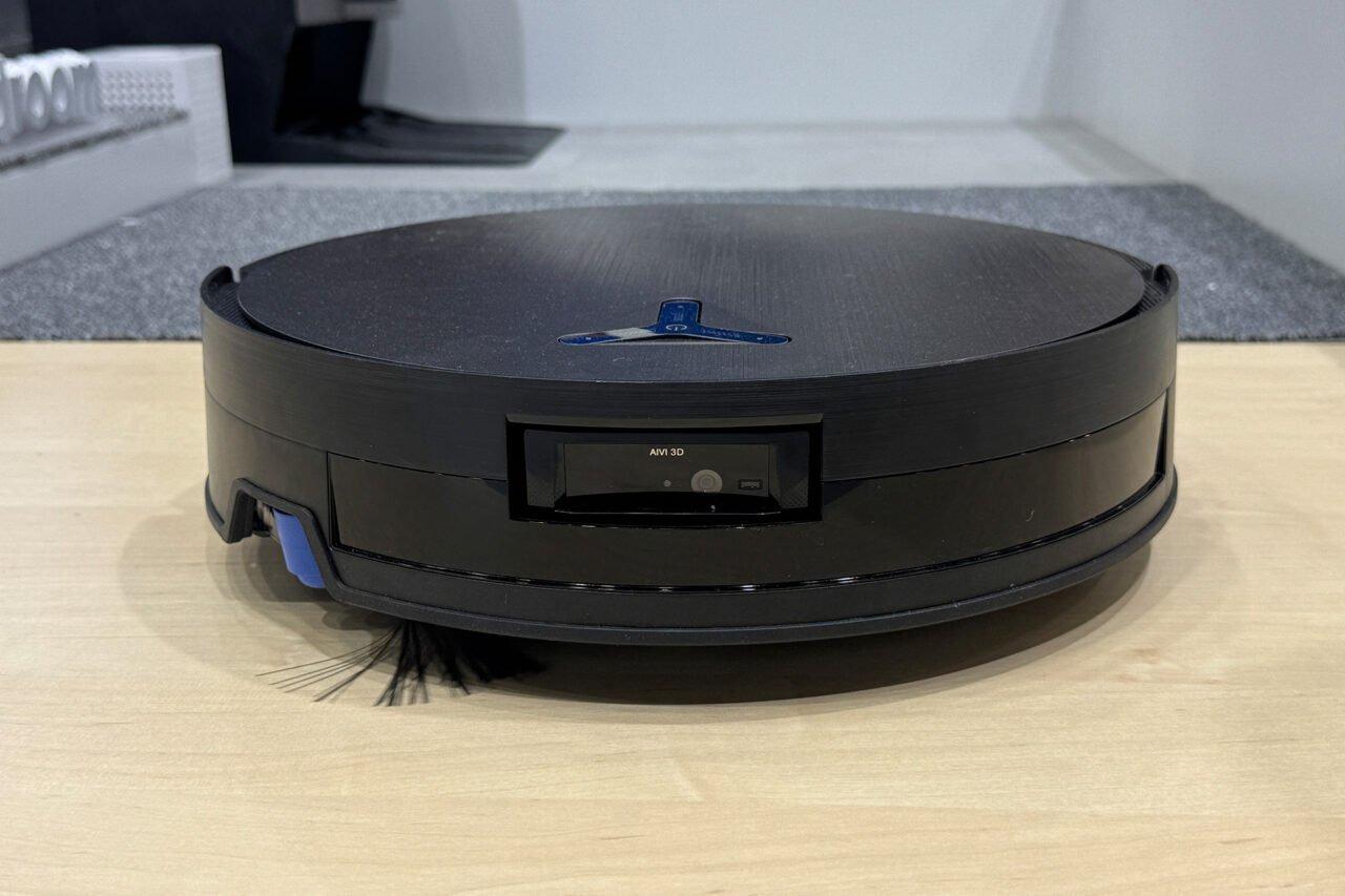 Ecovacsの新型ロボット掃除機、AI活用でとっても便利。ただし、高価