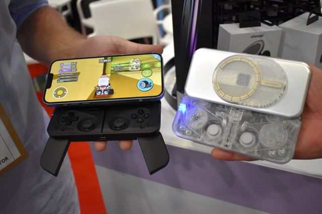 MCONのゲームパッドなら、スマホがゲーム機になる | ギズモード・ジャパン