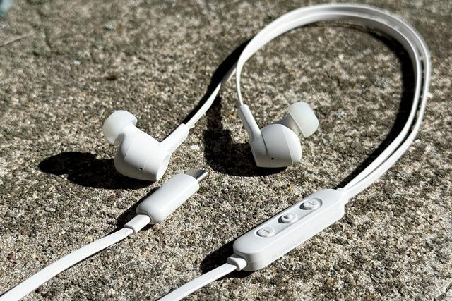 AppleのEarPodsだけじゃない。1人1つは持っておきたい有線イヤホンたち