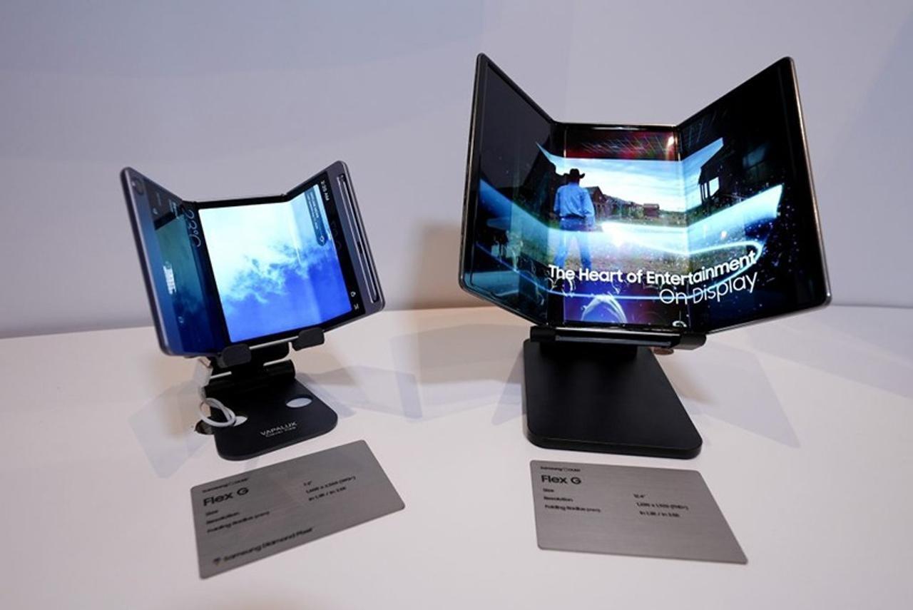 Galaxy Z Flip3 韓国版 メインディスプレイ折り目あり【完動品】 Galaxy Z TriFold、12月5日発売か。主要スペックと価格がリーク