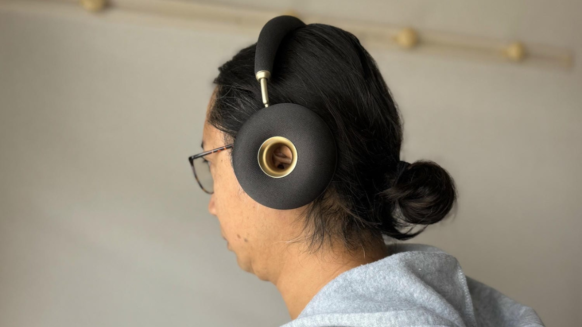穴あきなのにしっかり聴こえる。ドーナツ型ヘッドホンが意外といいん