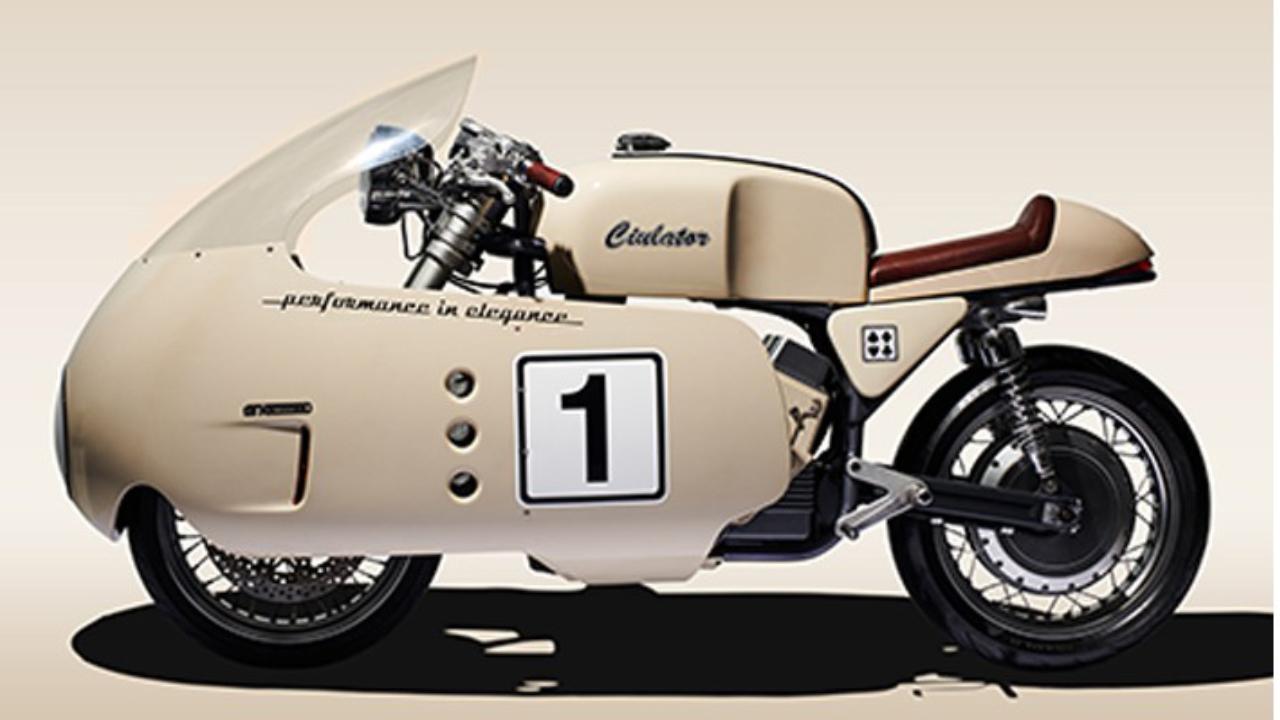 1950年代カフェレーサー風EVバイク。これブルマが乗ってたやつじゃん