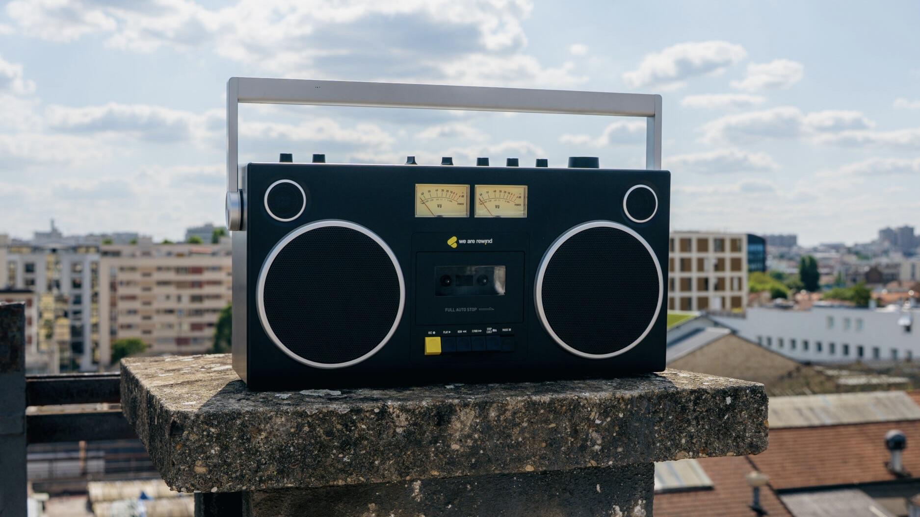 ★動作品❤️Wラジカセ❤️スピーカー★分離も可能★カセット＆ラジオ 80年代っぽいのにBluetooth。しかも爆音仕様の令和版ラジカセ