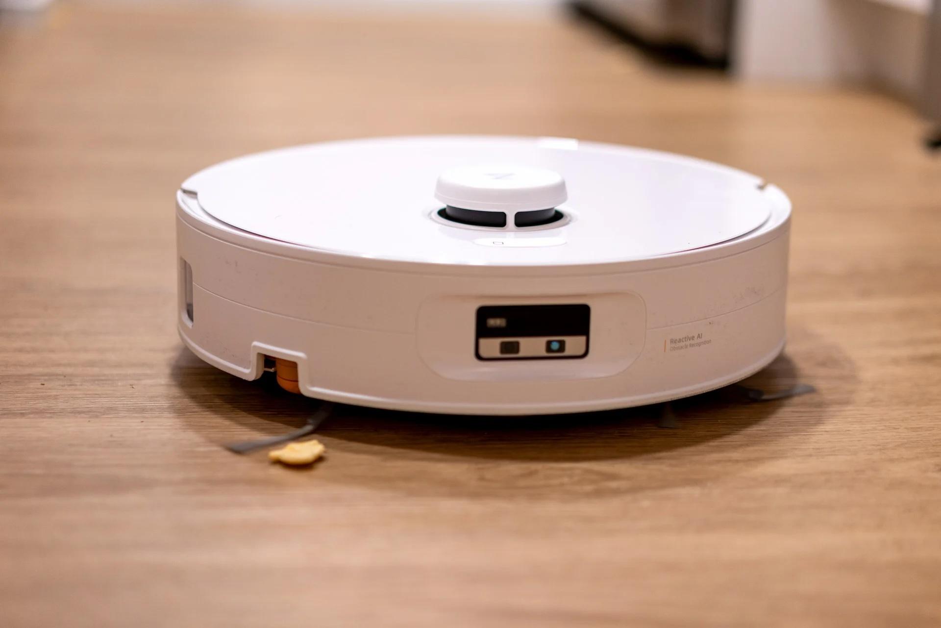 床でべとつくソースもきれいに。幅広モップが強いお掃除ロボ「Qrevo