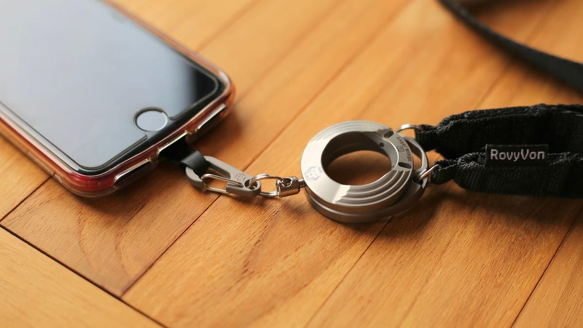 スマホから外すと「リング」に変身。この合体メカニズム、全スマホ