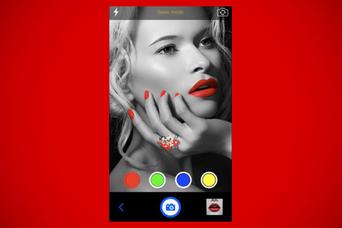 「1色だけ色がついた写真」はスマホひとつですぐできる