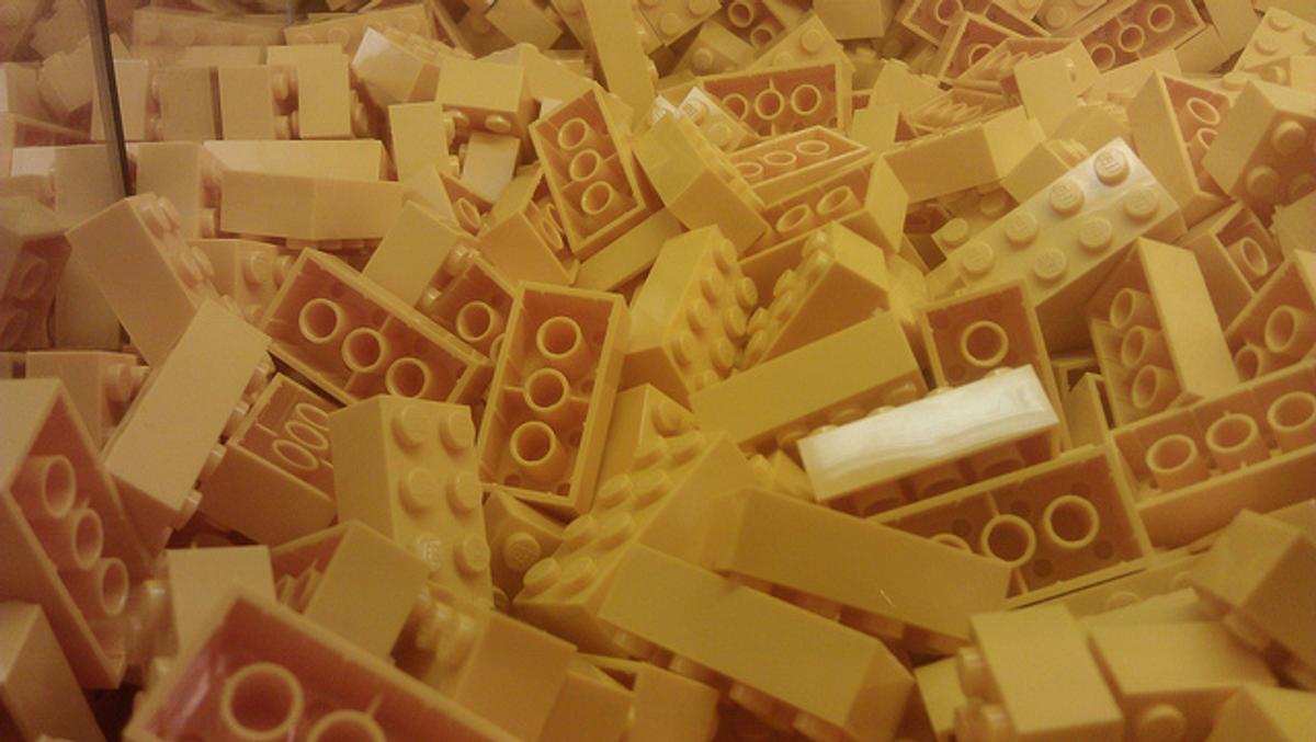 黄ばんだレゴブロックをきれいにするお手入れ方法 ライフハッカー ジャパン