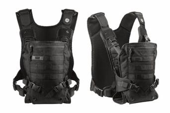 まるで防弾チョッキ。アメリカのパパの間で話題の抱っこひも「BABY CARRIER」