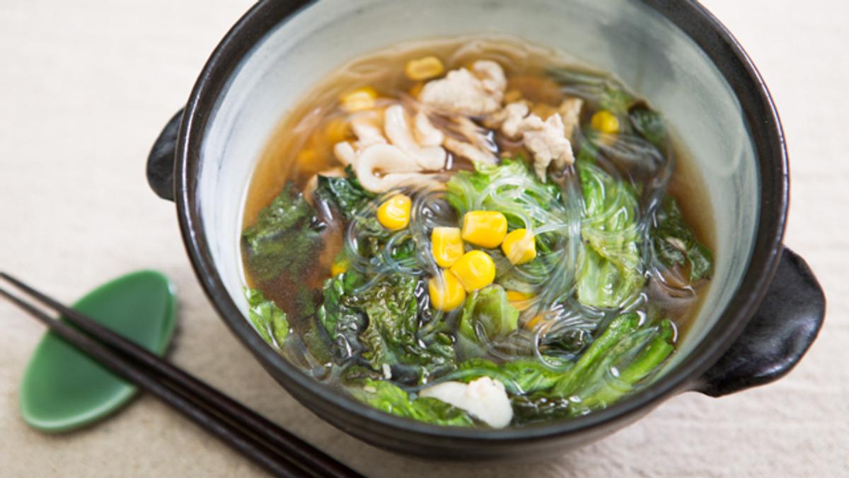 食べても太らない夜食 短時間で作れるレタスとコーンのスープ春雨 ライフハッカー ジャパン