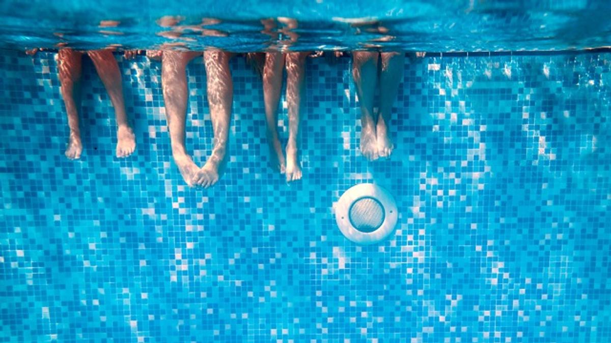 プールの水は汚いの ライフハッカー ジャパン