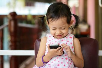 年齢別、子どものスマートフォン使用に関するルールの決め方