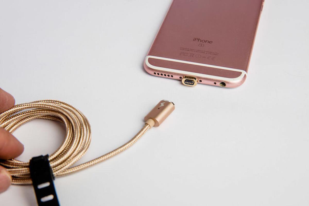 残り1日 スマホ充電が楽になるマグネット式充電ケーブル Asap X Conect ライフハッカー ジャパン