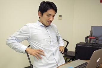 肩・首・腰をほぐす。デスクで手軽に実践できるストレッチ3選