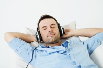 記憶の定着のカギは寝ているときの臭いや音。効果的な睡眠学習の手法「TMR」とは？