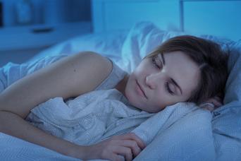 寝だめは効果なし？ 睡眠研究者が「8時間睡眠」を死守する理由