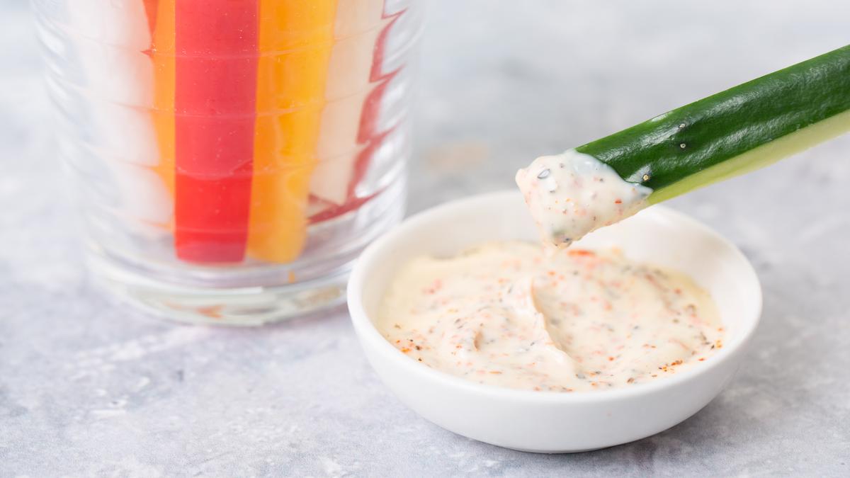 野菜スティックが美味しくなる 簡単ディップ レシピ5つ ライフハッカー ジャパン 野菜スティックが美味しくなる 簡単ディップ レシピ5つ ライフハッカー ジャパン