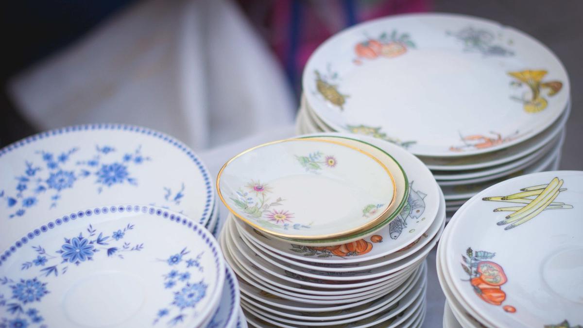 食器の値札シールをきれいに剥がす方法 ライフハッカー ジャパン