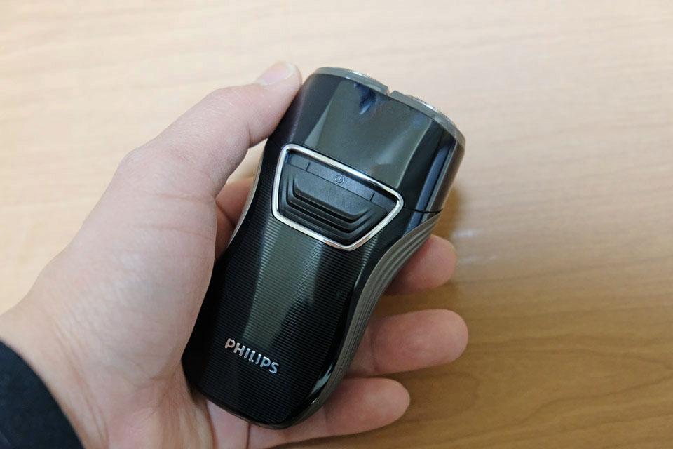 2000円程度で買えるPHILIPSのコンパクトシェーバーが、出張や