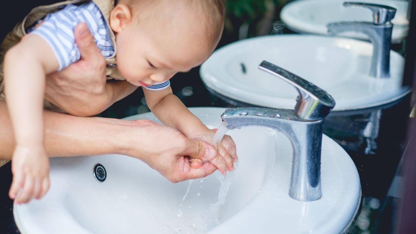 赤ちゃんのコロナ対策どうする 乳幼児の基本的な手の洗い方 ライフハッカー 日本版